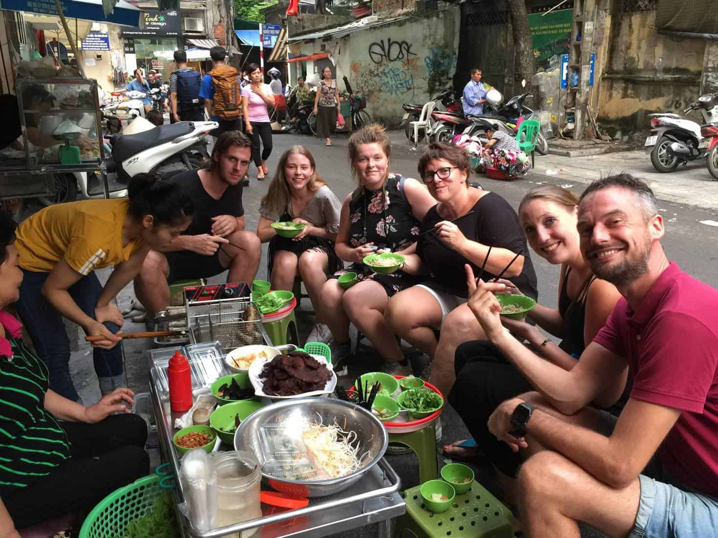 hanoi street food tours van cong tu